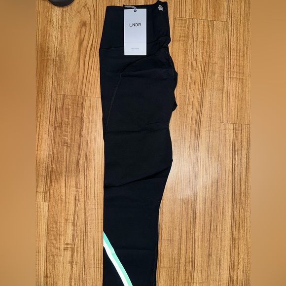 LNDR LEGGINGS - Picture 8 of 9